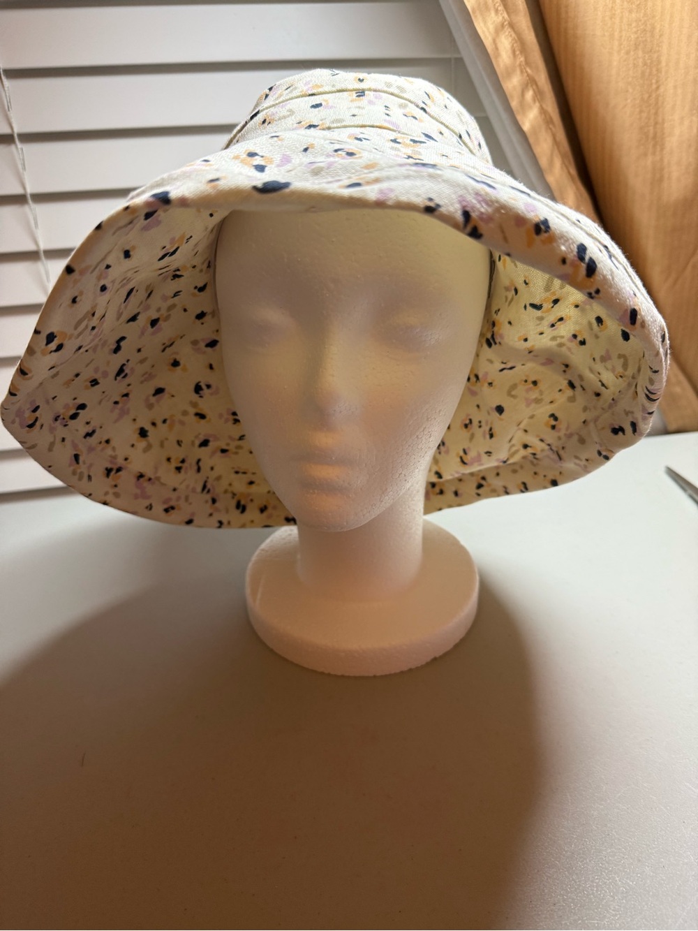 Women’s White Speckled Sun Hat – Lightweight Bucket Style